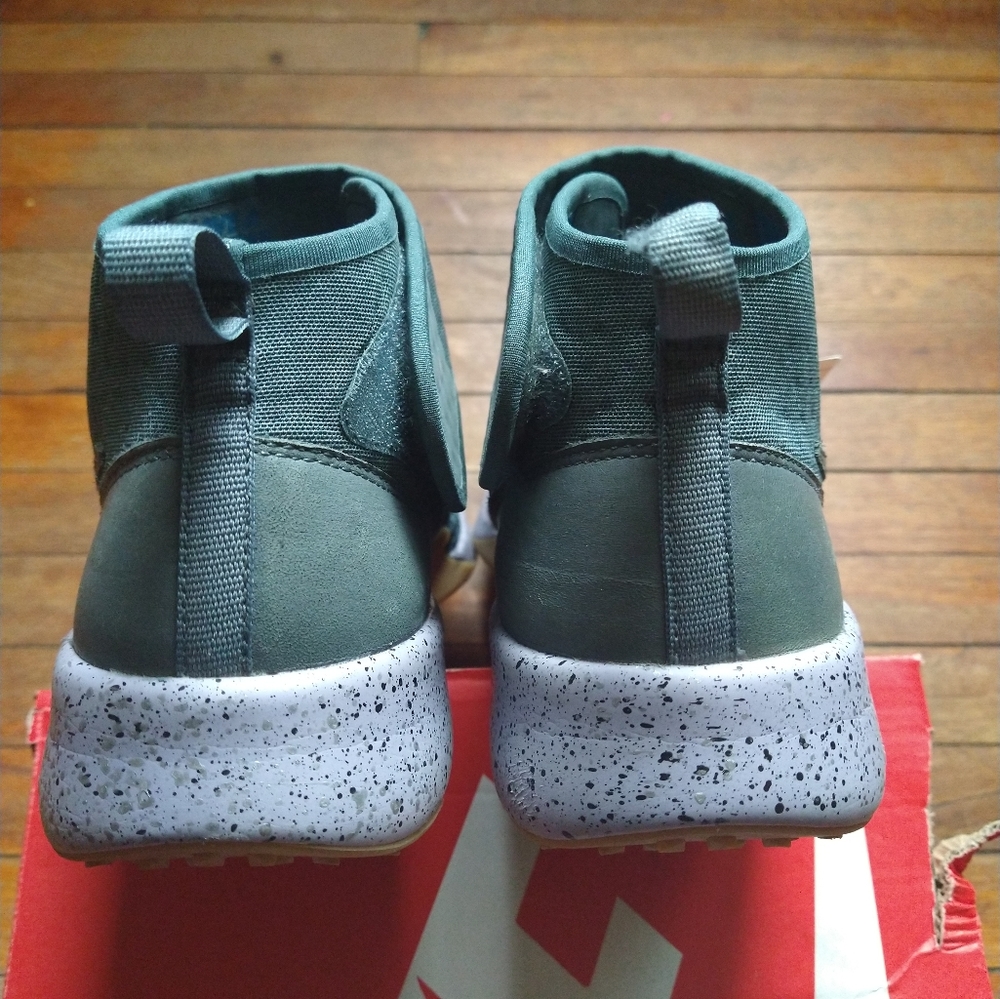 Nike - Picture 3 of 6